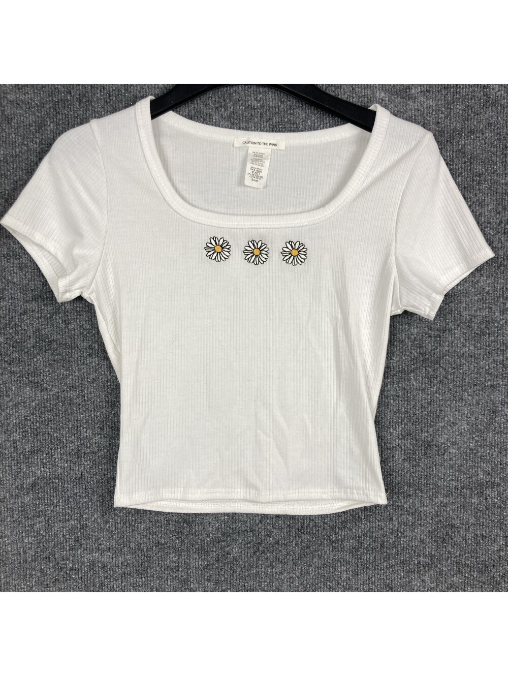 Caution To The Wind Juniors Size Small White Daisy Square Neck S/S/ Shirt EUC